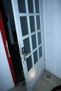 Slika /Fotografije/Opcenite fotografije/Kradja/porvaljena_vrata_10mj.jpg